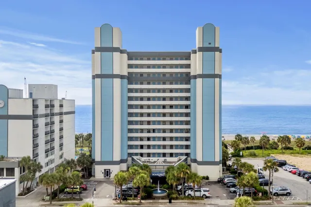 2300 N Ocean Blvd.