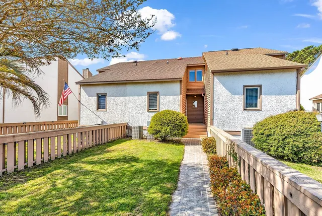 4096 Fairway Lakes Dr.