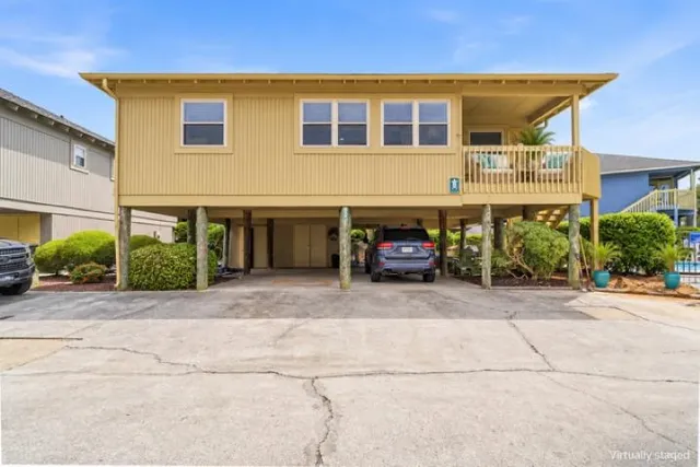9500 Queens Ct.