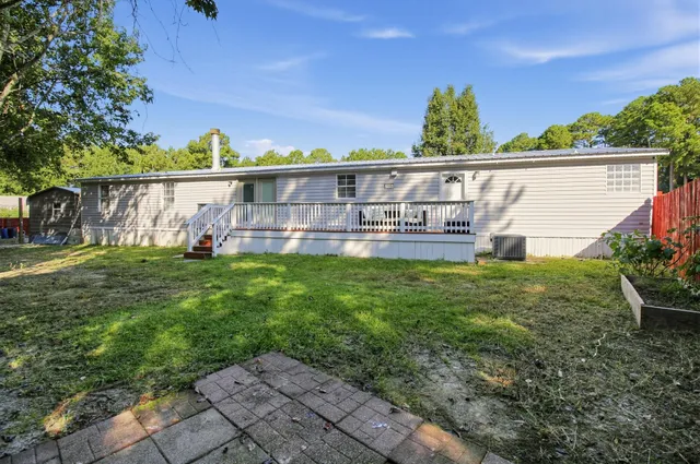 8187 Woodland Dr.