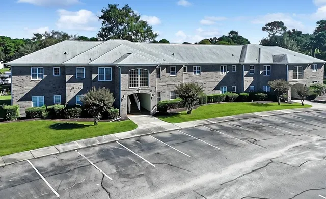 100 Willow Green Dr.
