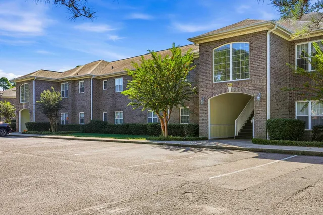 400 Willow Green Dr.