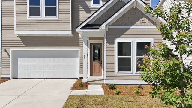 532 Waters Edge Dr.