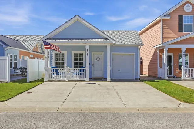 601 Surfsong Way