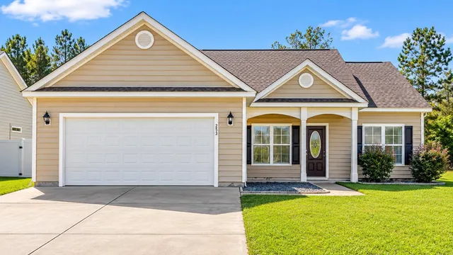 253 Maple Oak Dr.