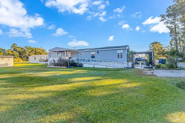 2444 Paris Ln.