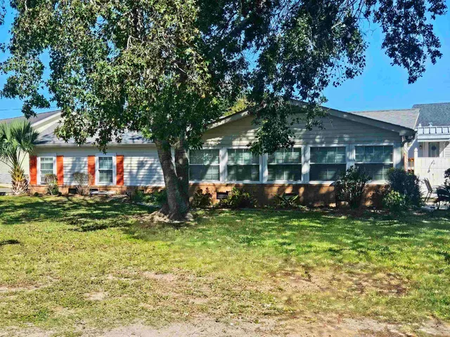 204 Flamingo Ct.